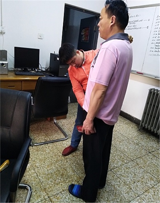 量衣長(zhǎng)尺寸