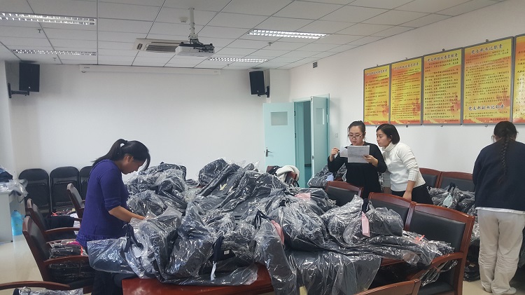 送貨到目的地，西服對(duì)數(shù)