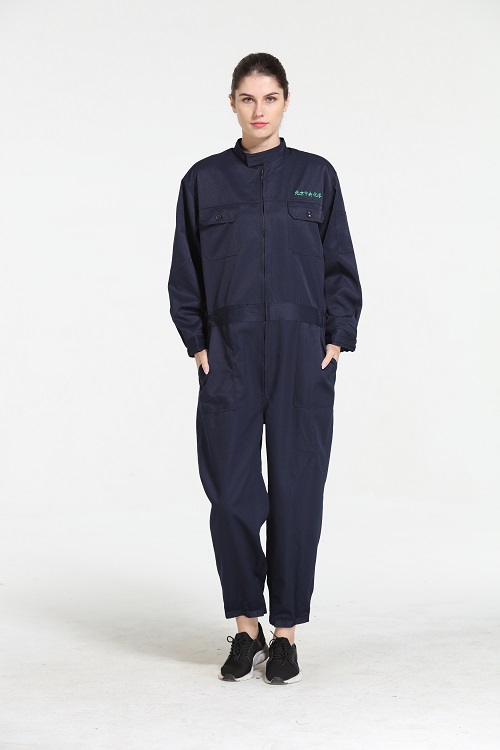 工服美為北京中央化學做的連體服款式